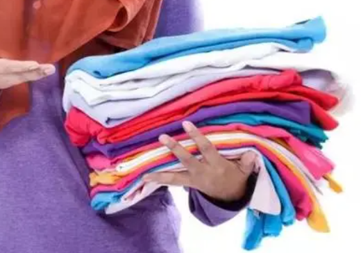 干洗店衣服掉色了