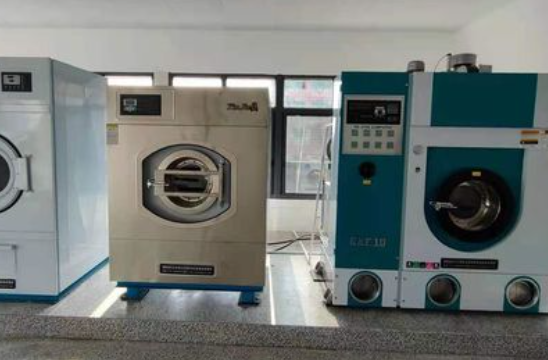 干洗店干洗设备使用